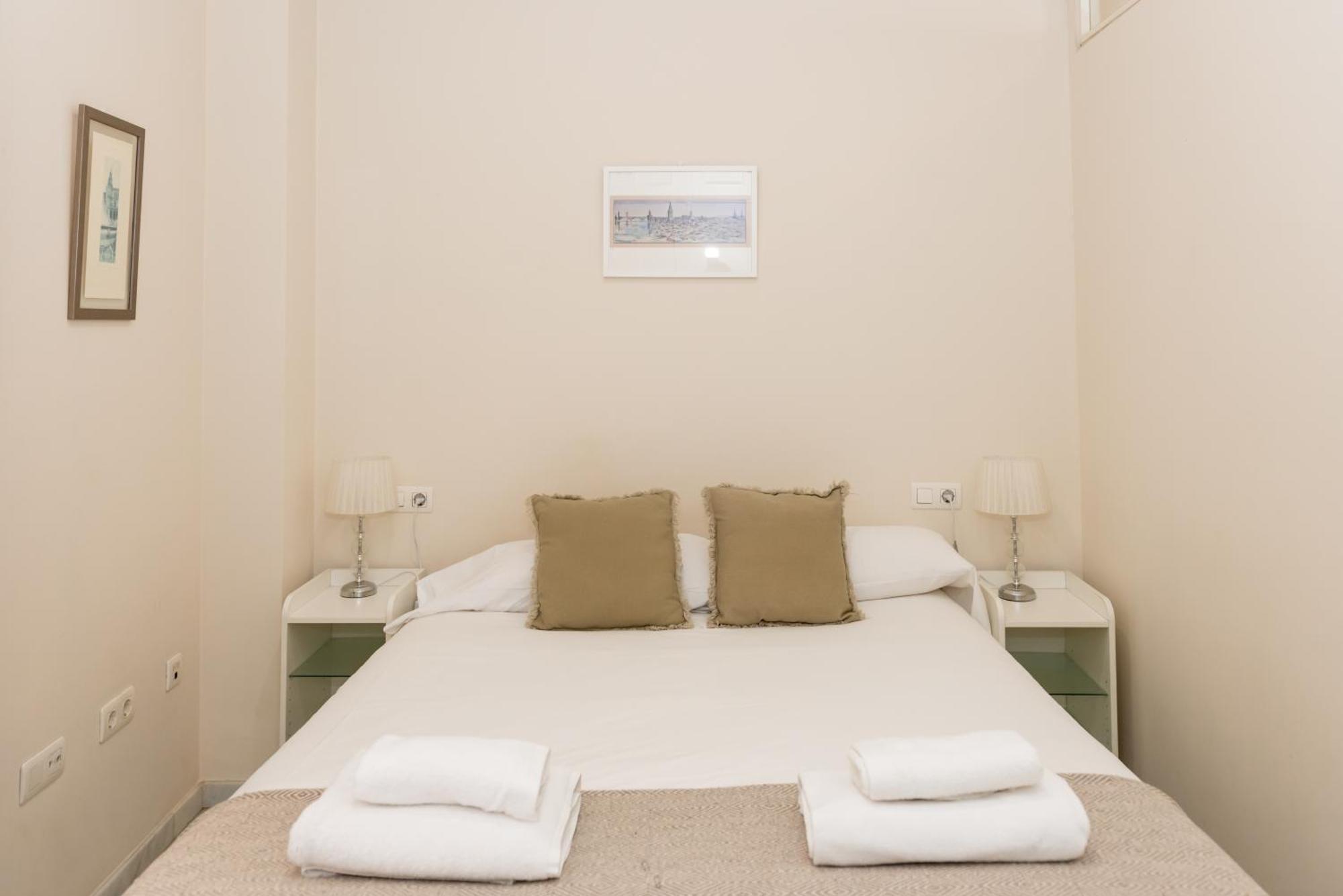 Charming & Quiet Apartment In Plaza Del Salvador Sevilha Exterior foto