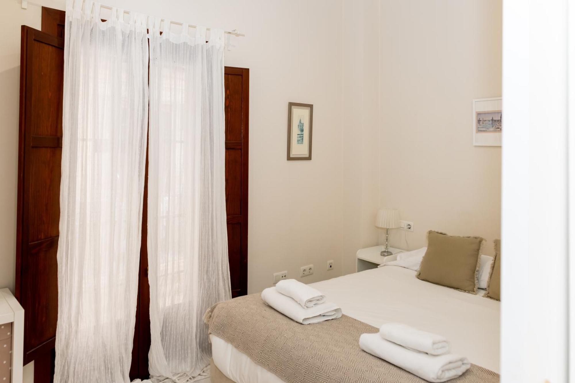 Charming & Quiet Apartment In Plaza Del Salvador Sevilha Exterior foto
