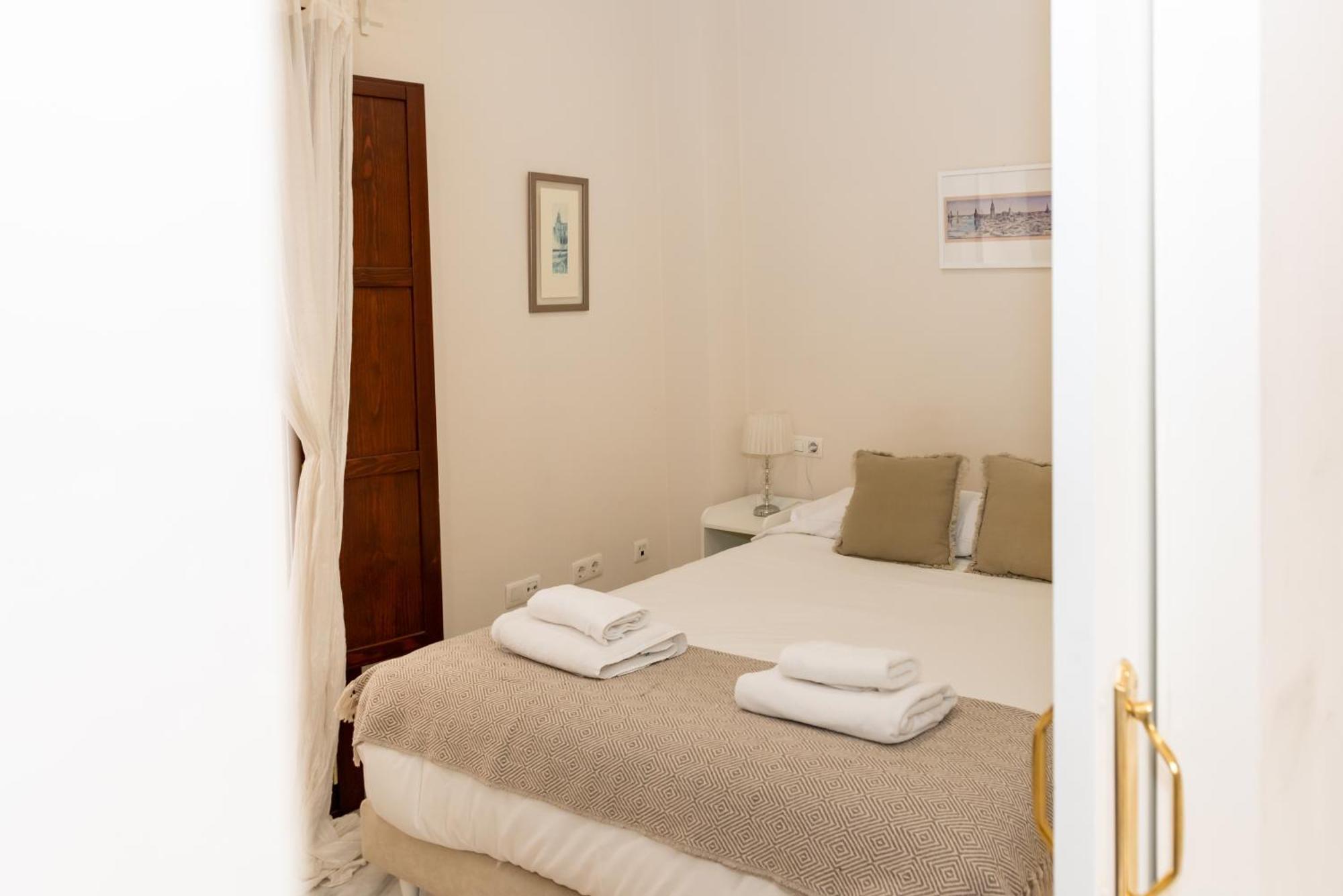 Charming & Quiet Apartment In Plaza Del Salvador Sevilha Exterior foto